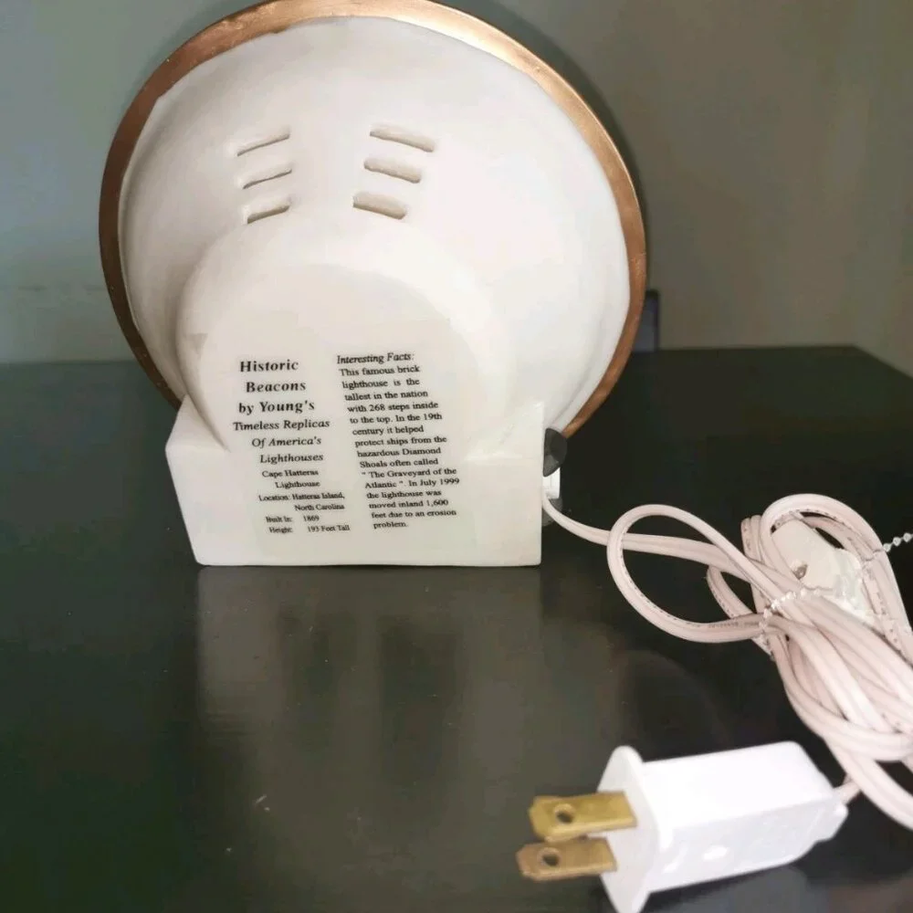 Young's Cape Hatteras Lighthouse 3D Night Light‎ Table Lamp Collectible